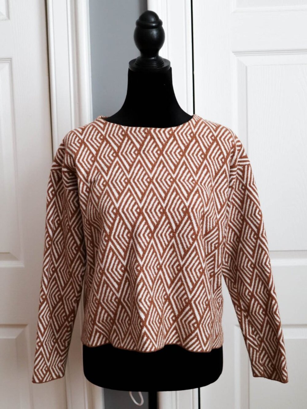 H by Halston Geometric Print Sweater Brown White Women's Sz M Boho Modern Artsy
